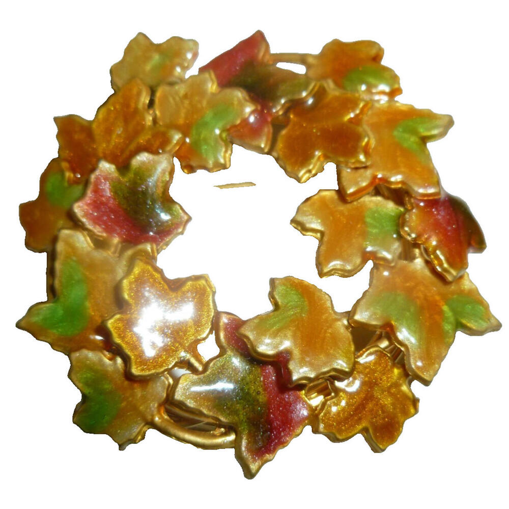 Vintage Enamel Brooch Leaf Wreath Gold Tone